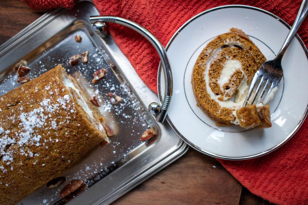 pumpkin-spice-roll-baking-with-bullets